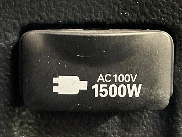 �y�A�N�Z�T���[�R���Z���g�z�L�����v��X�|�[�c�A�A�E�g�h�A�ł̃A�N�e�B�r�e�B�͂������A�ЊQ�E��d�̍ۂɏ����ɂ��Ȃ�AC100V�R���Z���g�𑕔���P�[�^�C��^�u���b�g�A�Q�[���@��̏[�d�ɂ�