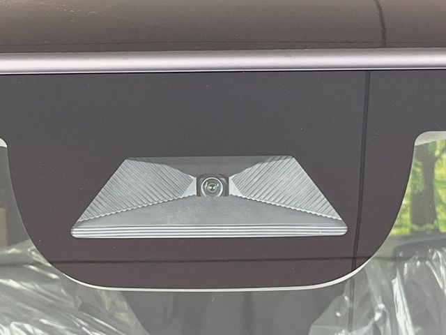 �y�z���_�Z���V���O�z���s���ɑO���̎ԗ�����F�����A�Փ˂������Ȏ��͌x��ƃu���[�L�ŏՓˉ���Ɣ�Q�y�����A�V�X�g�B�����S�Ƀh���C�u�����y���݂��������܂��B