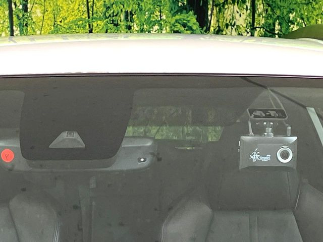 �y�g���^�Z�[�t�e�B�Z���X�z���s���ɑO���̎ԗ�����F�����A�Փ˂������Ȏ��͌x��ƃu���[�L�ŏՓˉ���Ɣ�Q�y�����A�V�X�g�B�����S�Ƀh���C�u�����y���݂��������܂��B