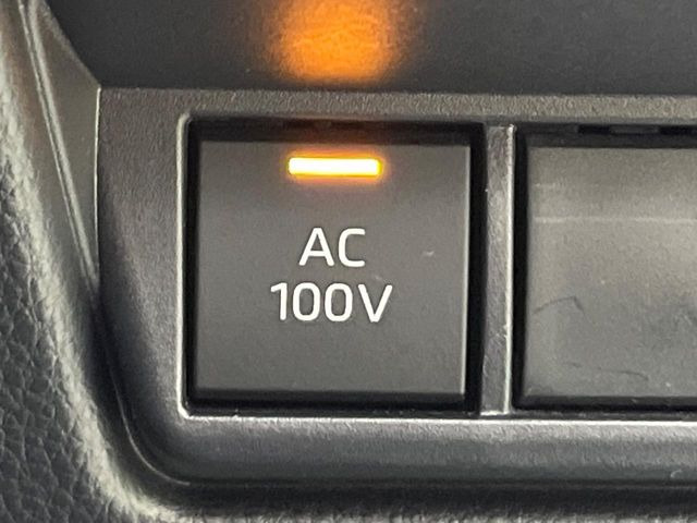 【アクセサリーコンセント】キャンプやスポーツ、アウトドアでのアクティビティはもちろん、災害・停電の際に助けにもなるAC100Vコンセントを装備♪ケータイやタブレット、ゲーム機器の充電にも♪