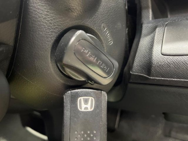 �yHonda�X�}�[�g�L�[�z�J�o����|�P�b�g�ɓ��ꂽ�܂܂ł��h�A�̎{���E�������\�ȃX�}�[�g�L�[�𑕔��B�G���W���̃I���E�I�t�����J�M�����o���K�v����������Ƃ��Ă��֗��ł���