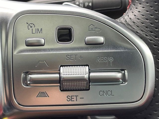 ���f�B�X�g���j�b�N�v���X:�s�s�A�x�O�A�������H�Ȃǂ̑��s���ɁA�X�e���I�}���`�p�[�p�X�J�����ƃ��[�_�[�Z���T�[�ɂ��A�O���Ԃ�F�����đ��x�ɉ������Ԋԋ������ێ����鎟����̃N���R��!