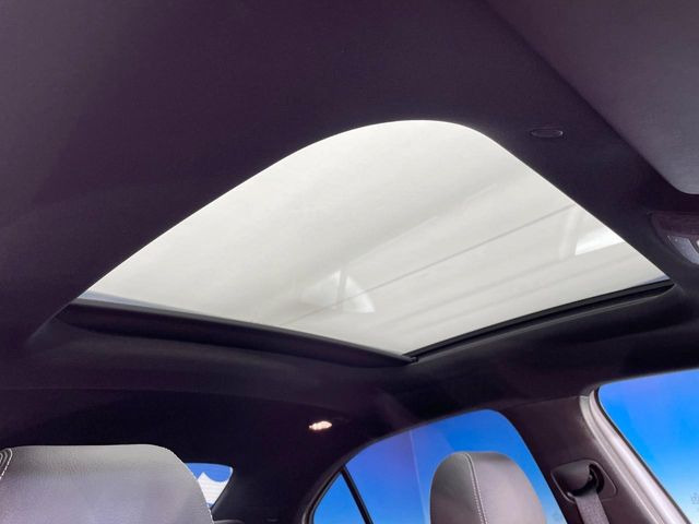 ���p�m���~�b�N�X���C�f�B���O���[�t::�唗�͂̃p�m���}���[�t�́A�㕔���Ȃɂ܂ő����Ă���A�J���I�ȋ�Ԃ����y���݂��������܂��B