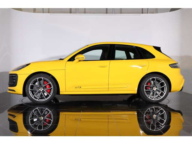 �R���p�N�g��SUV�Ȃ���A�͋������s���\�Ɖ��K�Ȏ�����Ԃ𗼗������o�����X�̗ǂ����ł��B