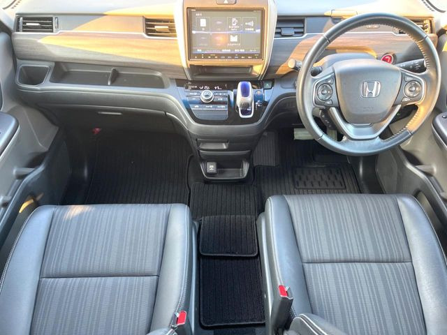 フリードハイブリッド