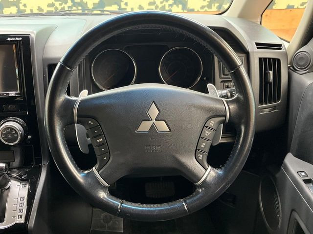 �y�����v�����X�e�A�����O�z�㎿�Ȋv���g�p���邱�ƂŁA��ɂ����������݂ƂĂ��^�]���₷���n���h���ł���