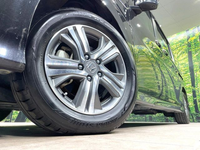 �y����16�C���`�A���~�z�C�[���z�O�ςɃ}�b�`���������A���~�z�C�[���𑕒����Ă���܂��B�e��ЊO�A���~�z�C�[����A�X�^�b�h���X�^�C�����戵�����Ă���܂��B���񂲑��k����������