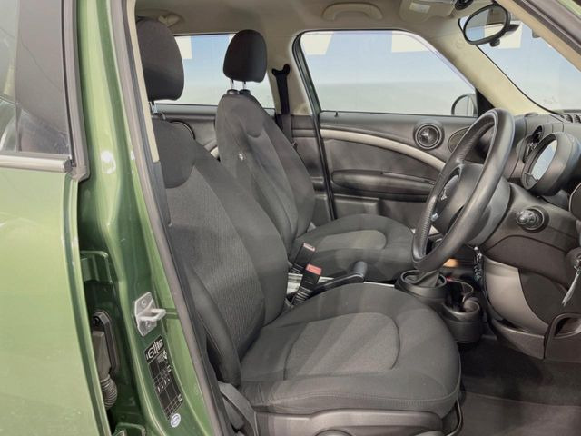 ●シートの使用感:破れ・へたりも少なく、ご覧の通りきれいな状態を維持しております。また、室内クリーニング・コーティングもご用命いただけます。