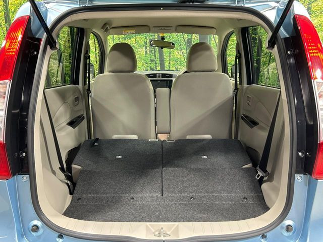 普段のお買い物や通勤、送迎等に十分な荷室スペースを確保しております。セカンドシートを倒すと、大きな荷物の積載も可能です♪