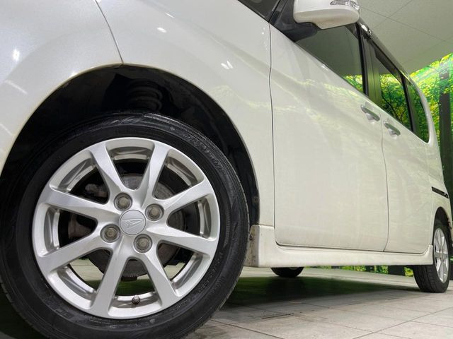 �y����14�C���`�A���~�z�C�[���z�O�ςɃ}�b�`���������A���~�z�C�[���𑕒����Ă���܂��B�e��ЊO�A���~�z�C�[����A�X�^�b�h���X�^�C�����戵�����Ă���܂��B���񂲑��k����������