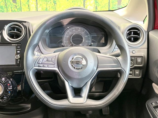 ステアリングも使用感が少なく、きれいな状態となっております♪