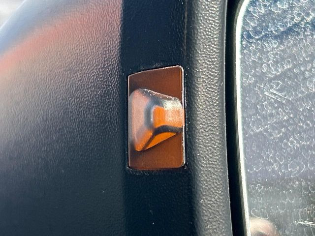 �y�����r�[�N���f�B�e�B�N�V�����z���s���A�h�A�~���[�̎��p�ɂȂ�₷���ӏ��Ɍ㑱�Ԃ��ڋ߂���ƃT�C�h�~���[�t�߂Ɍx����\���A�h���C�o�[�ɒ��ӊ��N�ƁA����̍ۂ̓n���h��������A�V�X�g�����܂��B