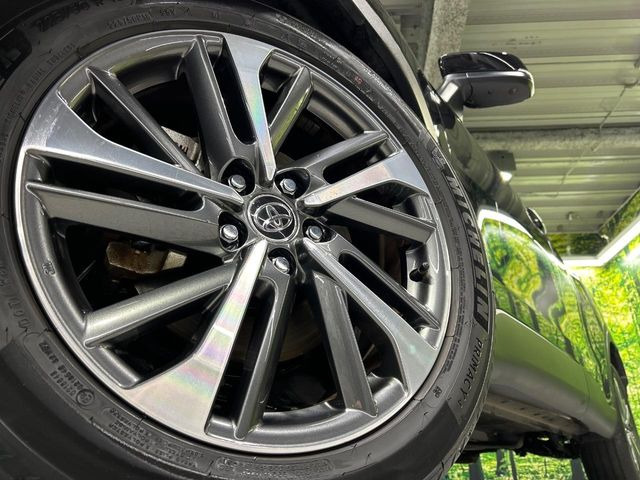 �y����18�C���`�A���~�z�C�[���z�O�ςɃ}�b�`���������A���~�z�C�[���𑕒����Ă���܂��B�e��ЊO�A���~�z�C�[����A�X�^�b�h���X�^�C�����戵�����Ă���܂��B���񂲑��k����������