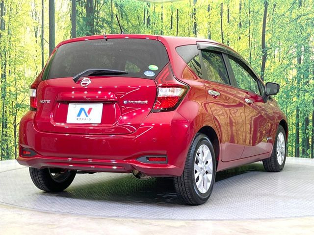 ☆全国のネクステージからお取り寄せが可能※!遠方の店舗に展示してあるクルマが気になる場合も、最寄りの店舗でご覧いただくことが可能です!是非私たちに要望をお聞かせください!※別途費用