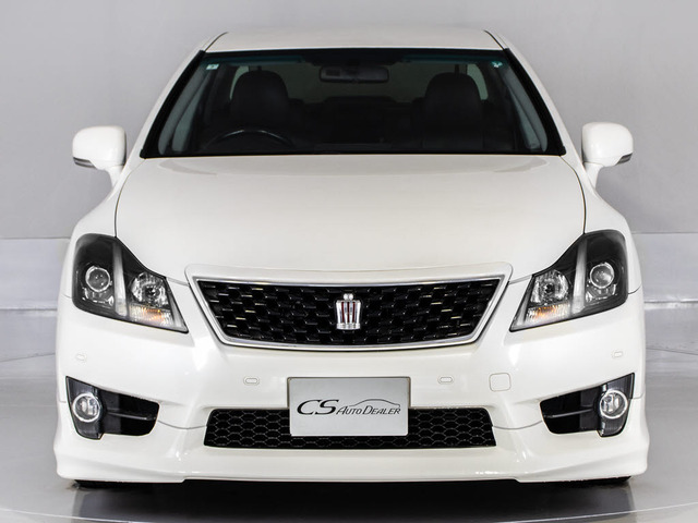 ブラックインナーヘッドライトをはじめとした専用エクステリア!