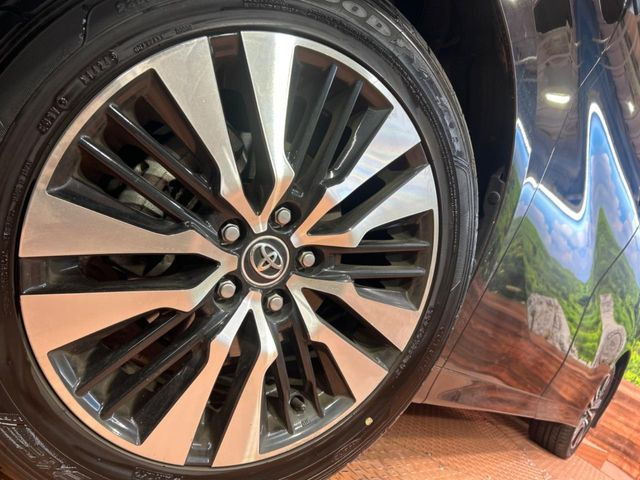 �y����18�C���`�A���~�z�C�[���z�O�ςɃ}�b�`���������A���~�z�C�[���𑕒����Ă���܂��B�e��ЊO�A���~�z�C�[����A�X�^�b�h���X�^�C�����戵�����Ă���܂��B���񂲑��k����������