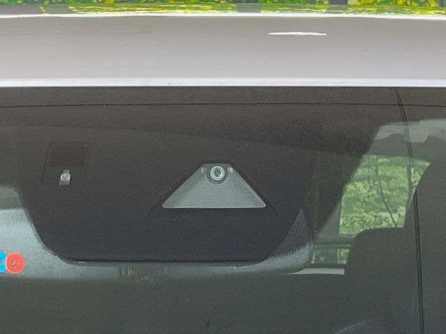 �y�X�}�[�g�u���[�L�T�|�[�g�z���s���ɑO���̎ԗ�����F�����A�Փ˂������Ȏ��͌x��ƃu���[�L�ŏՓˉ���Ɣ�Q�y�����A�V�X�g�B�����S�Ƀh���C�u�����y���݂��������܂��B