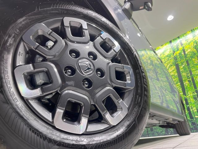 �y����16�C���`�A���~�z�C�[���z�O�ςɃ}�b�`���������A���~�z�C�[���𑕒����Ă���܂��B�e��ЊO�A���~�z�C�[����A�X�^�b�h���X�^�C�����戵�����Ă���܂��B���񂲑��k����������