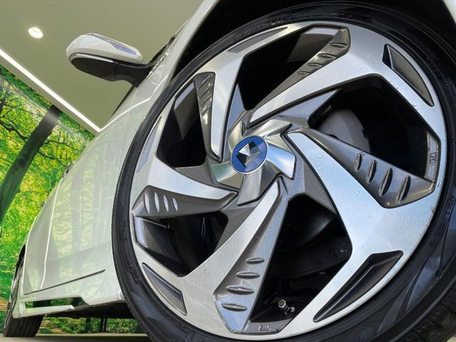 �y���f���X�^��18�C���`�A���~�z�C�[���z��l�C���[�J�[�̃z�C�[���𑕔���y�ʁE���d�x�̃A���~�z�C�[���́A�n���h�����O�E�����ȂǁA����̎������サ�Ă���܂���