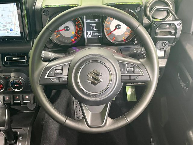 �y�����v�����X�e�A�����O�z�㎿�Ȋv���g�p���邱�ƂŁA��ɂ����������݂ƂĂ��^�]���₷���n���h���ł���