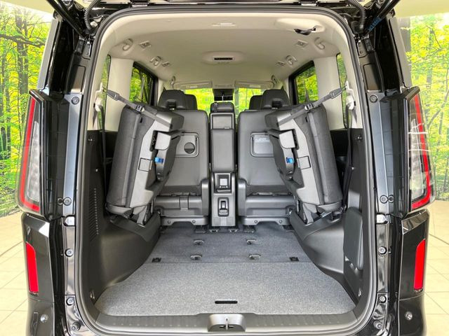 ���i�̂���������ʋ΁A���}���ɏ\���ȉ׎��X�y�[�X���m�ۂ��Ă���܂��B�Z�J���h�V�[�g��|���ƁA�傫�ȉו��̐ύڂ��\�ł���