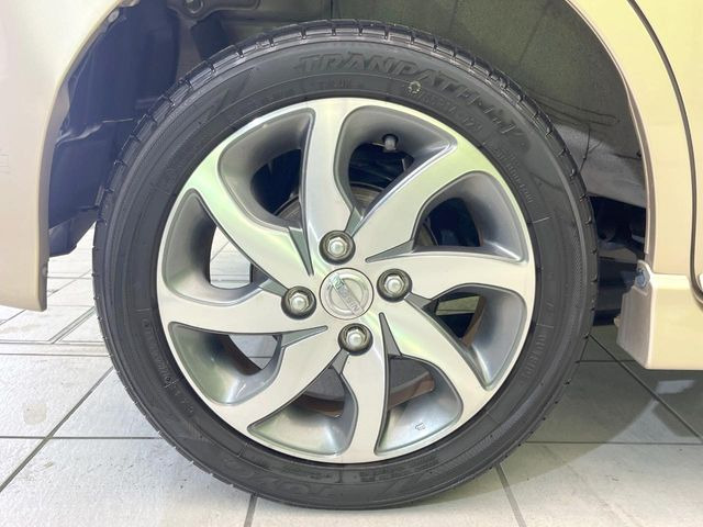 �y����14�C���`�A���~�z�C�[���z�O�ςɃ}�b�`���������A���~�z�C�[���𑕒����Ă���܂��B�e��ЊO�A���~�z�C�[����A�X�^�b�h���X�^�C�����戵�����Ă���܂��B���񂲑��k����������