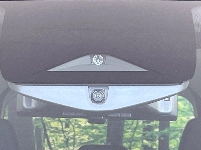 �y�C���e���W�F���g�G�}�[�W�F���V�[�u���[�L�z�t�����g�J�����őO���̎ԗ�����s�҂����m�B�Փ˂������Ȏ��͏Փ˔�Q�y���u���[�L���쓮�A�Փˉ�����T�|�[�g�B�����S�Ƀh���C�u�����y���݂��������܂��B