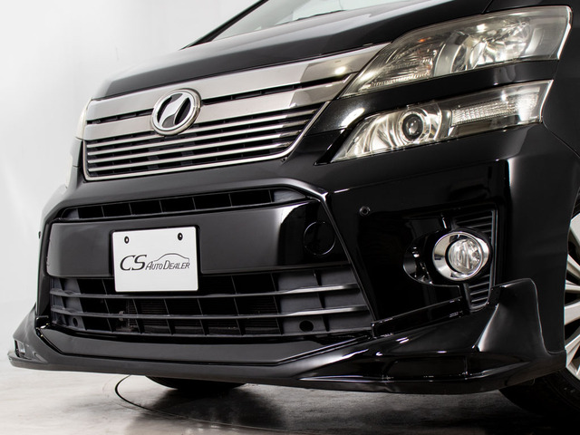 ★展示前点検実施★特殊な機材も用いて、前車点検を実施しております!