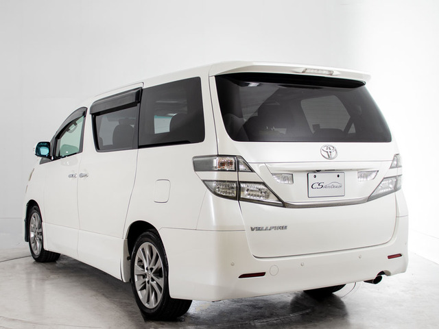 ★展示前点検実施★特殊な機材も用いて、全車点検を実施しております!