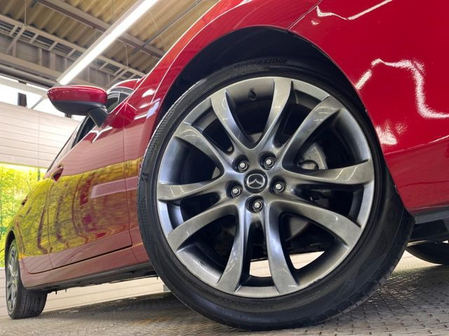 �y����19�C���`�A���~�z�C�[���z�O�ςɃ}�b�`���������A���~�z�C�[���𑕒����Ă���܂��B�e��ЊO�A���~�z�C�[����A�X�^�b�h���X�^�C�����戵�����Ă���܂��B���񂲑��k����������