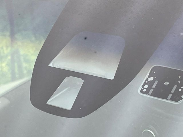 �y�z���_�Z���V���O�z���s���ɑO���̎ԗ�����F�����A�Փ˂������Ȏ��͌x��ƃu���[�L�ŏՓˉ���Ɣ�Q�y�����A�V�X�g�B�����S�Ƀh���C�u�����y���݂��������܂��B