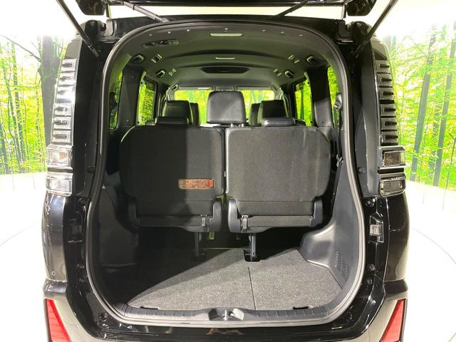 ���i�̂���������ʋ΁A���}���ɏ\���ȉ׎��X�y�[�X���m�ۂ��Ă���܂��B�Z�J���h�V�[�g��|���ƁA�傫�ȉו��̐ύڂ��\�ł���