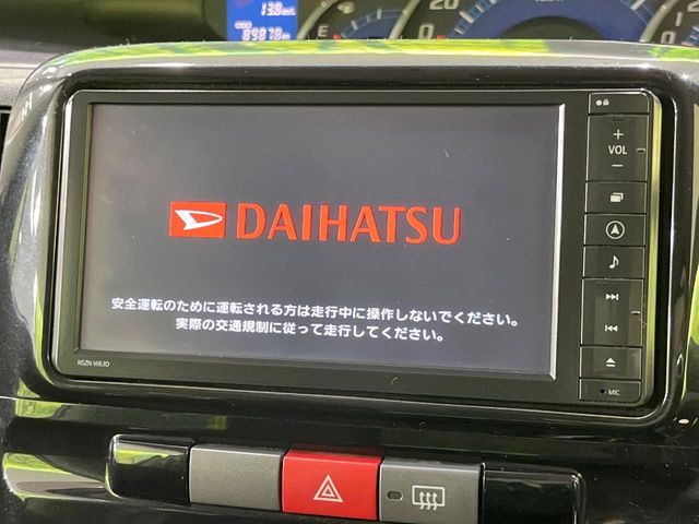 �y�����i�r�z�l�C�̏����i�r�𑕔����Ă���܂��B�i�r�̎g���₷���͂������A�I�[�f�B�I�@�\���[��!�L�����v�◷�s�͂������A�ʋ΂┃�����ȂǕ��i�̃h���C�u���y�����Ȃ�͂���