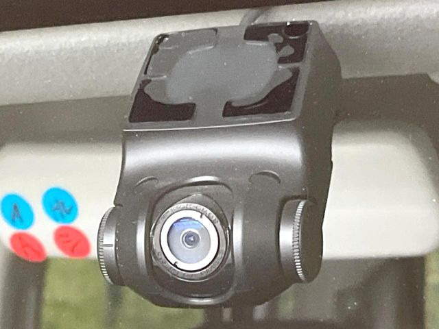 �y�h���C�u���R�[�_�[�z���S�E���S�ȃJ�[���C�t�ɕK�{�̃h���C�u���R�[�_�[�𑕔�!���s���͂������A������^�]�⎖�̂ɑ��������ۂ̏󋵂��f���ŋL�^���A����̃��X�N�ɔ����܂��B