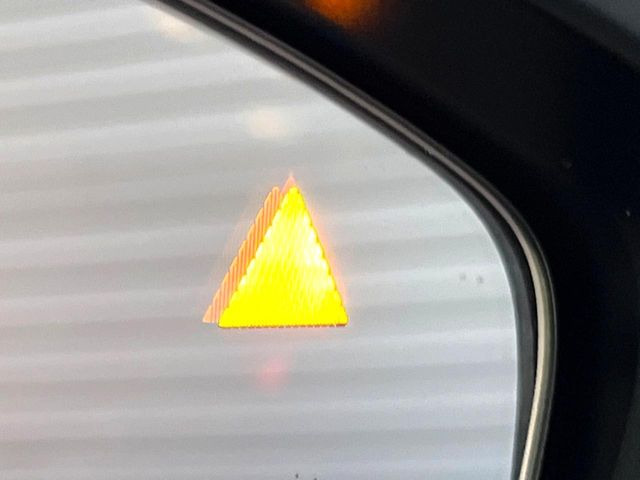 �y�u���C���h�X�|�b�g���j�^�����O�z���s���A�h�A�~���[�̎��p�ɂȂ�₷���ӏ��Ɍ㑱�Ԃ��ڋ߂���ƃT�C�h�~���[�t�߂Ɍx����\���A�h���C�o�[�ɒ��ӊ��N�����Ă���܂��B