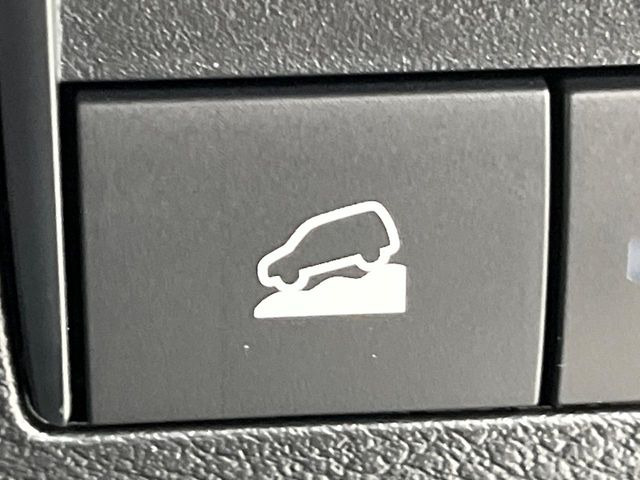 �y�_�E���q���A�V�X�g�z�}�ȍ⓹������Ƃ��Ɏ����Ńu���[�L�𐧌�A���̒ᑬ�x��ۂ��܂��B�ᓹ�∫�H�ȂǊ���₷���H�ʂ̉����ł��^�C�������b�N���Ȃ�������S!�n���h������ɏW���ł��܂�!