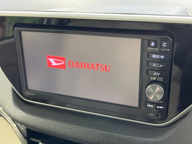 �y�����i�r�z�l�C�̏����i�r�𑕔����Ă���܂��B�i�r�̎g���₷���͂������A�I�[�f�B�I�@�\���[��!�L�����v�◷�s�͂������A�ʋ΂┃�����ȂǕ��i�̃h���C�u���y�����Ȃ�͂���