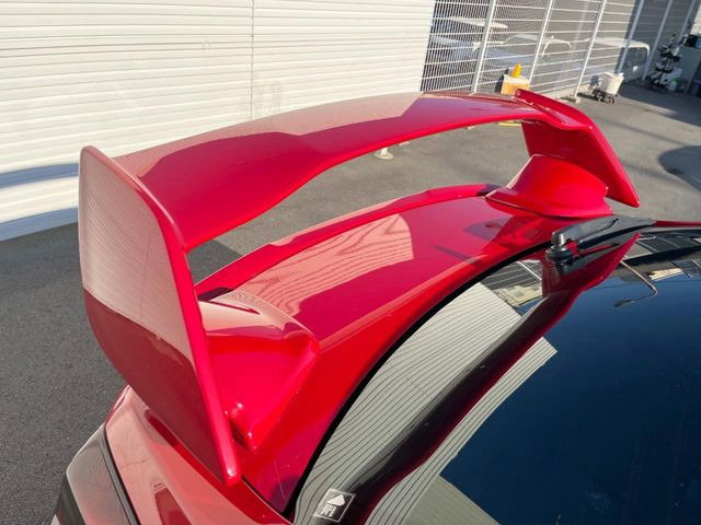 �y��^�����X�|�C���[�z�X�|�[�c�J�[�炵�����O�b�ƈ�������^�����X�|�C���[�𑕒��􍂑����s���̃X�^�r���e�B(���s���萫)����ɖ𗧂��܂��B