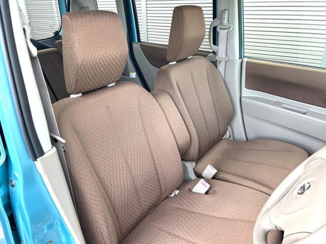 運転席シート廻りは使用感も少なく、良好な状態となっています。丁寧に使われていたことがよくわかりますね。