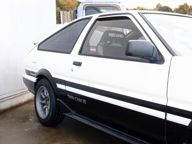 �l�C��AE86�����p���_�g���m�d�l�̓���!�g���m�t�F�C�X�ɕύX���A�O�������F�h���ς݁B�ԍ����A���^�i�x14AW�A�}�t���[�Ȃǂ̓����p�[�c�ɉ����G�A�N���V�i�����A�f�Y�r�����ς݂ƂȂ�܂�