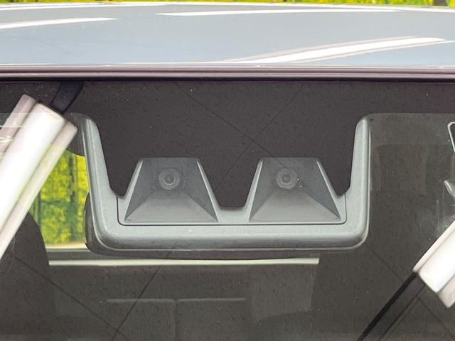 �y�X�}�[�g�A�V�X�g�z���s���ɑO���̎ԗ�����F�����A�Փ˂������Ȏ��͌x��ƃu���[�L�ŏՓˉ���Ɣ�Q�y�����A�V�X�g�B�����S�Ƀh���C�u�����y���݂��������܂��B