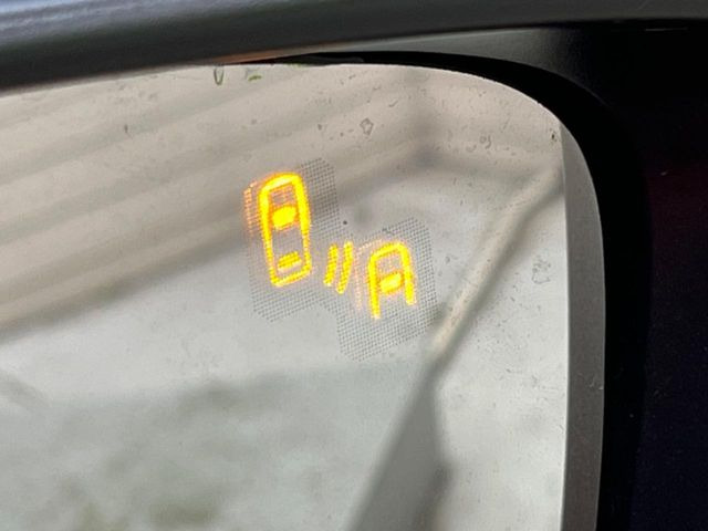 �y�u���C���h�X�|�b�g���j�^�����O�z���s���A�h�A�~���[�̎��p�ɂȂ�₷���ӏ��Ɍ㑱�Ԃ��ڋ߂���ƃT�C�h�~���[�t�߂Ɍx����\���A�h���C�o�[�ɒ��ӊ��N�����Ă���܂��B