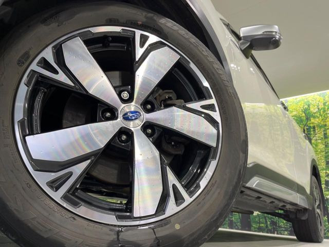 �y����18�C���`�A���~�z�C�[���z�O�ςɃ}�b�`���������A���~�z�C�[���𑕒����Ă���܂��B�e��ЊO�A���~�z�C�[����A�X�^�b�h���X�^�C�����戵�����Ă���܂��B���񂲑��k����������