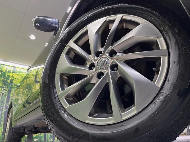 �y����18�C���`�A���~�z�C�[���z�O�ςɃ}�b�`���������A���~�z�C�[���𑕒����Ă���܂��B�e��ЊO�A���~�z�C�[����A�X�^�b�h���X�^�C�����戵�����Ă���܂��B���񂲑��k����������