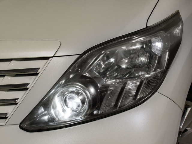 ★HIDヘッドライト★明るさ、視認性抜群!LEDへの換装もお任せください!