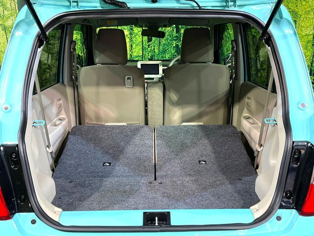 ���i�̂���������ʋ΁A���}���ɏ\���ȉ׎��X�y�[�X���m�ۂ��Ă���܂��B�Z�J���h�V�[�g��|���ƁA�傫�ȉו��̐ύڂ��\�ł���