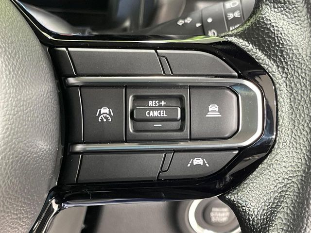 【アダプティブクルーズコントロール】高速道路での長距離走行が楽に!!自動で速度を保つクルーズコントロールが、衝突軽減システムと連携し、前方の車両を感知して車間を保つように速度調節してくれます!!