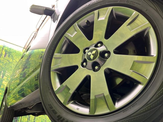 �y����18�C���`�A���~�z�C�[���z�O�ςɃ}�b�`���������A���~�z�C�[���𑕒����Ă���܂��B�e��ЊO�A���~�z�C�[����A�X�^�b�h���X�^�C�����戵�����Ă���܂��B���񂲑��k����������