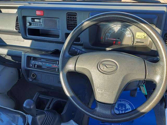 ���W����ɂ͍��i���̒��ÎԂ�V�Ԃ��������ł����W���䐔100��̑�^�W����֐��񂲗��X����������