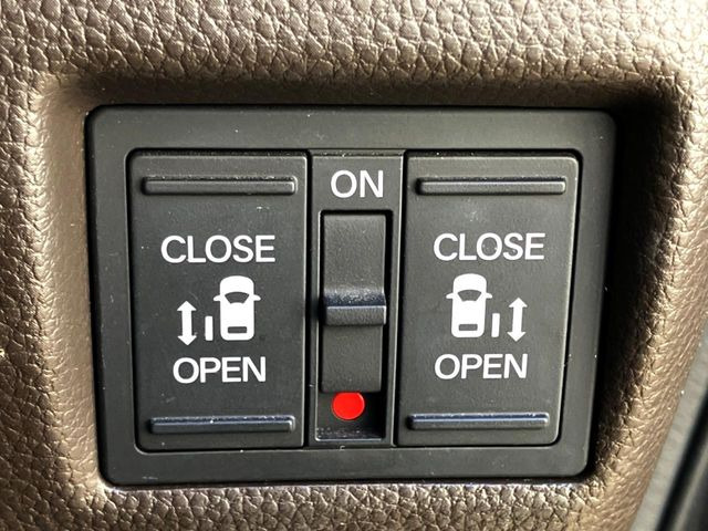 ���y�����d���X���C�h�h�A�z ���ԏ�ŗׂ̎Ԃ��߂����A�����ď��ɂ���������܂��ˁA�ł��X���C�h�h�A�Ȃ�J�������ɕ�����炸�A�Ƃ��Ă����~�肪�ȒP�ł��B�傫�ȉו��̏o���������Ȃ���\��